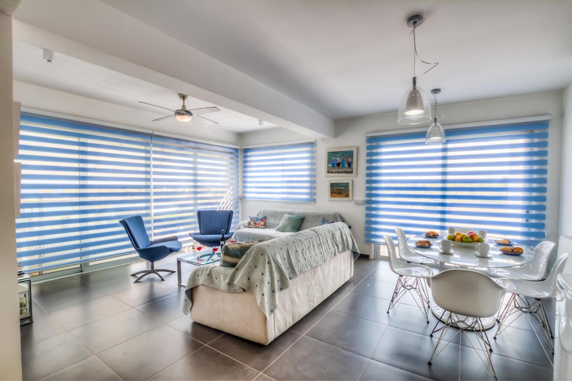 פרוטאראס Beachfront Trident מראה חיצוני תמונה