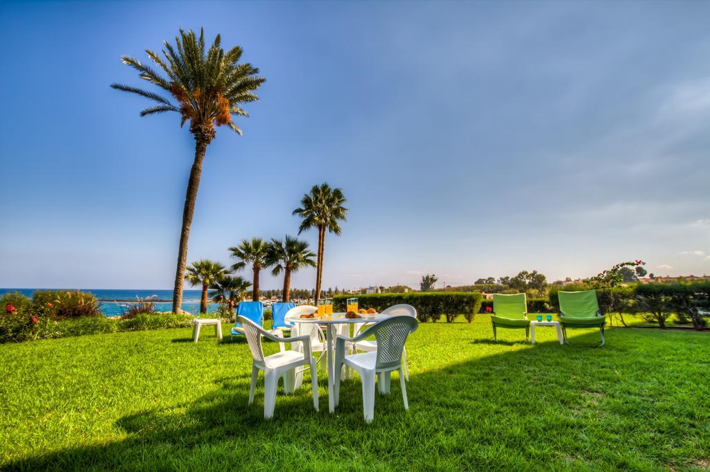 פרוטאראס Beachfront Trident מראה חיצוני תמונה