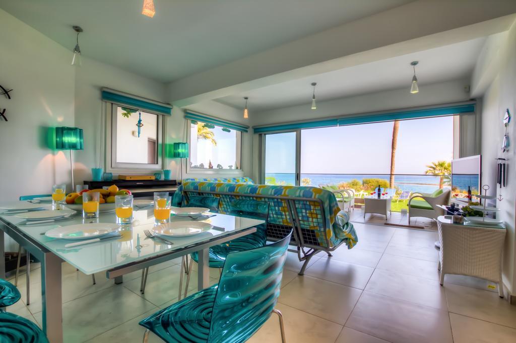 פרוטאראס Beachfront Trident מראה חיצוני תמונה